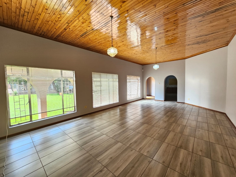4 Bedroom Property for Sale in Kathu Northern Cape